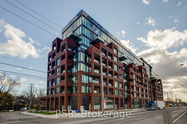 TH105 - 2799 Kingston Road