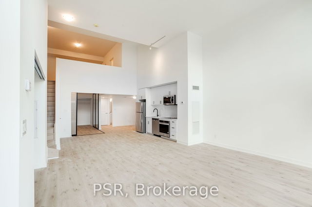 TH105 - 2799 Kingston Road