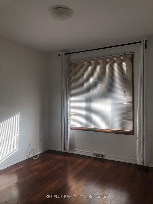 Main - 86 Pape Avenue
