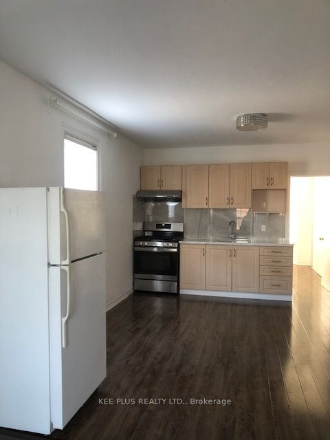 2nd FL - 86 Pape Avenue