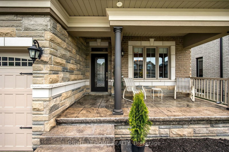 25 Charterhouse Dr N, Whitby, L1R 3R8 | Image 3