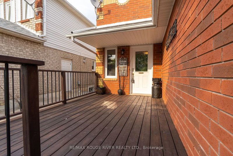 112 Champine Sq, Clarington, L1C 4W1 | Image 2