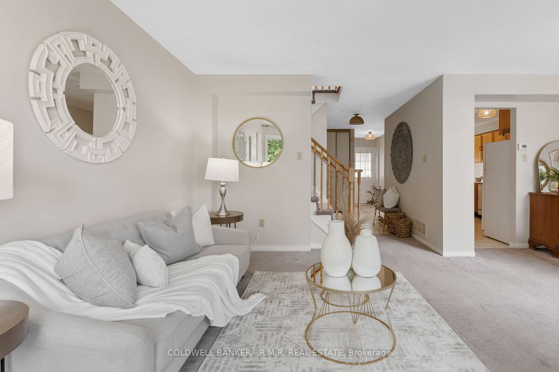 35 Teddington Cres, Whitby, L1R 1S5 | Image 3