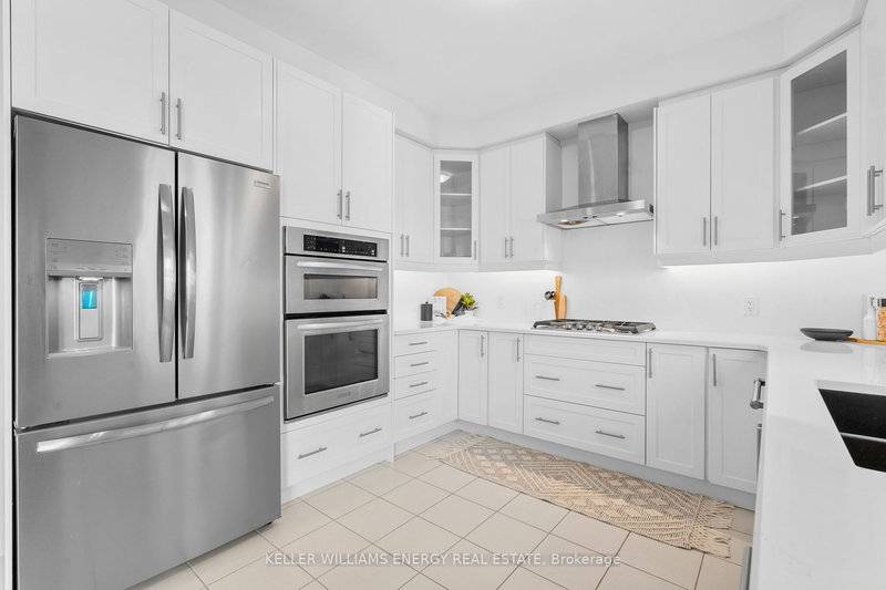 117 Merivale Crt, Oshawa, L1H 8S4 | Image 3