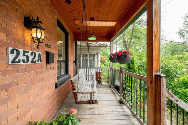 252A Bain Avenue