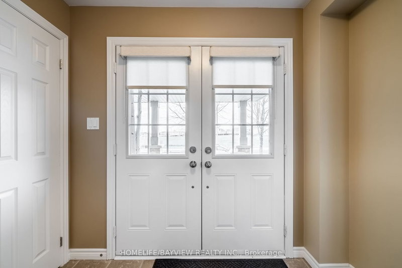 629 Autumnwood Tr, Oshawa, L1K 3A9 | Image 2