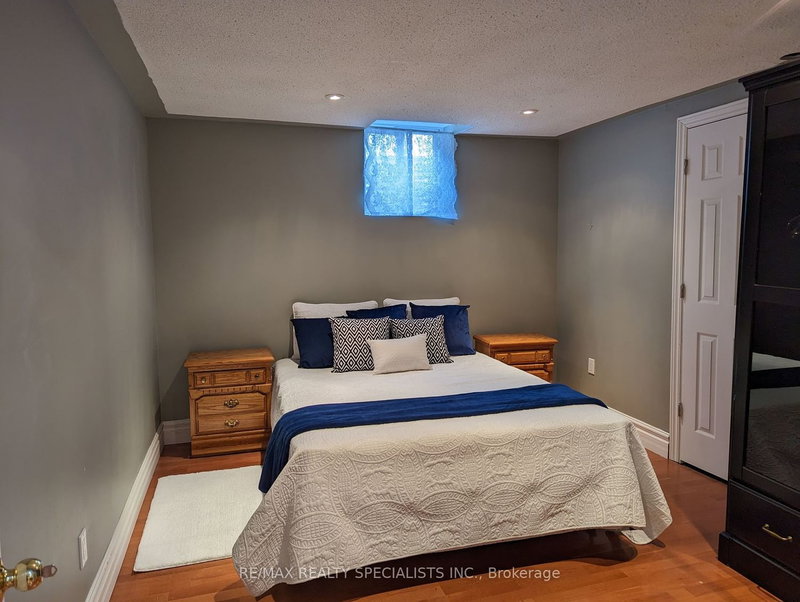 2 Morden Cres, Ajax, L1T 3Z7 | Image 2