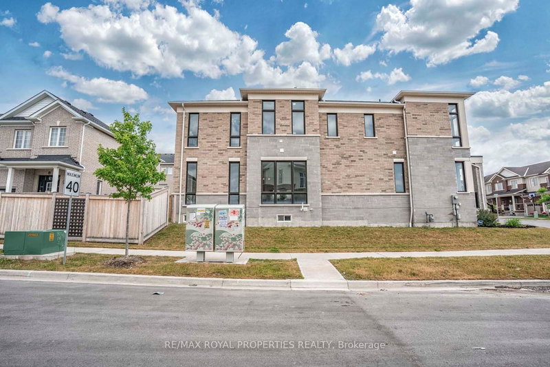 2502 Hibiscus Dr, Pickering, L1X 0G7 | Image 2