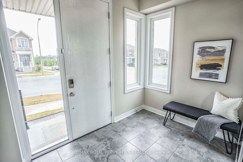 2502 Hibiscus Dr, Pickering, L1X 0G7 | Image 3