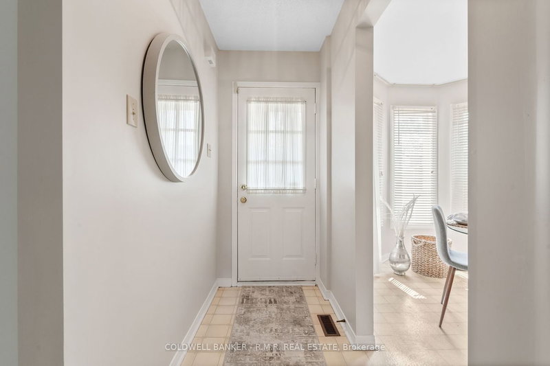 35 Teddington Cres, Whitby, L1R 1S5 | Image 3