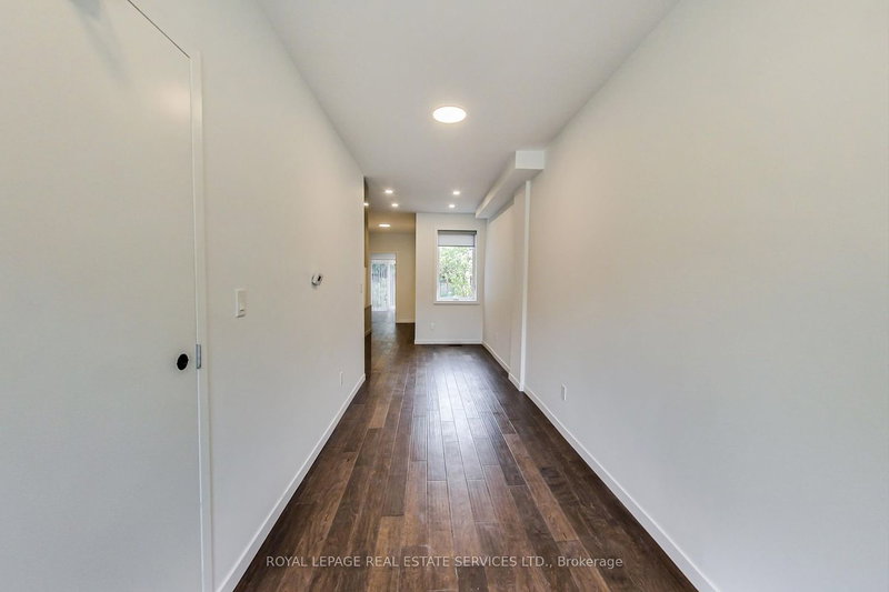 Main - 846 Carlaw Ave, Toronto, M4K 3L2 | Image 3