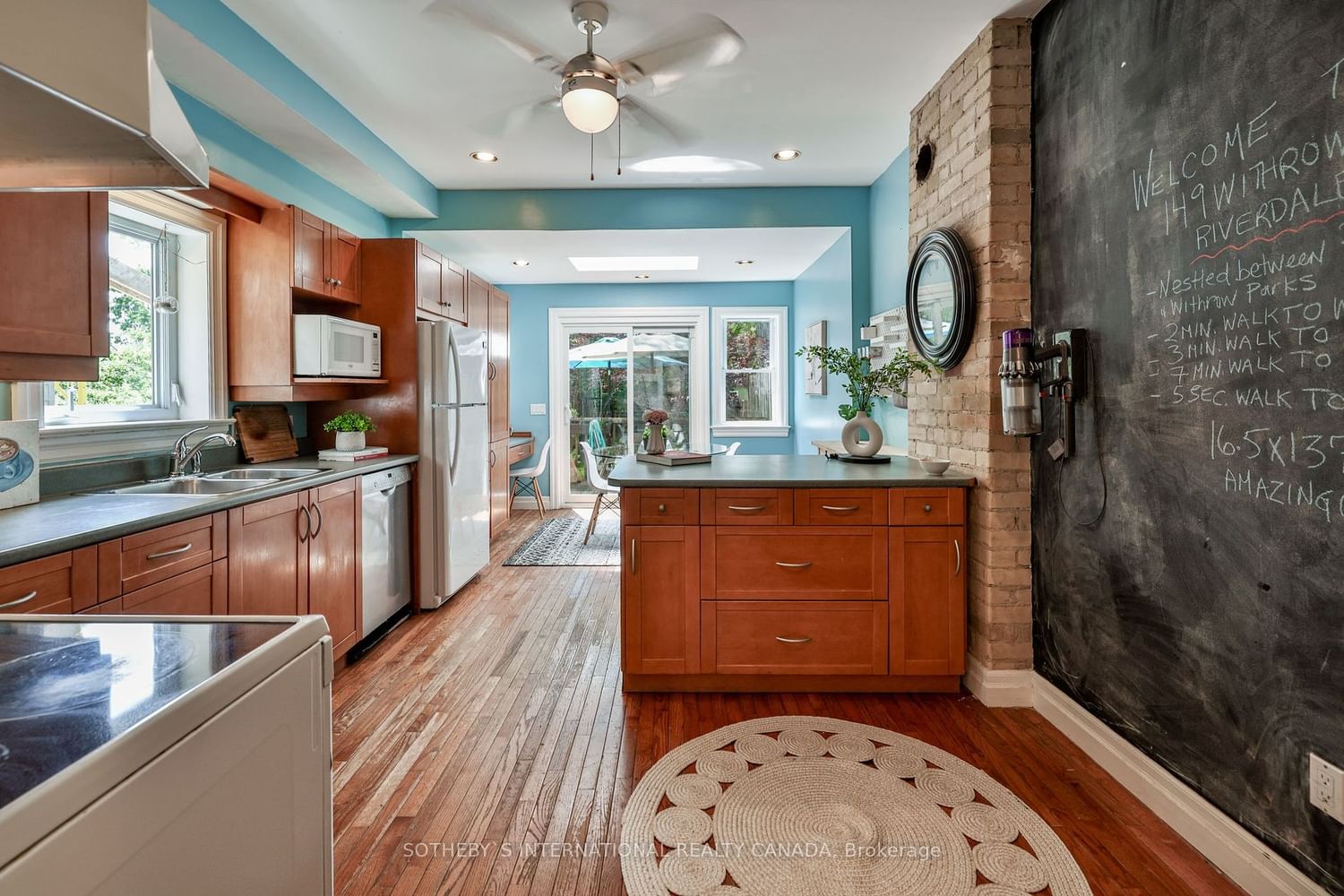 Listing Image 12