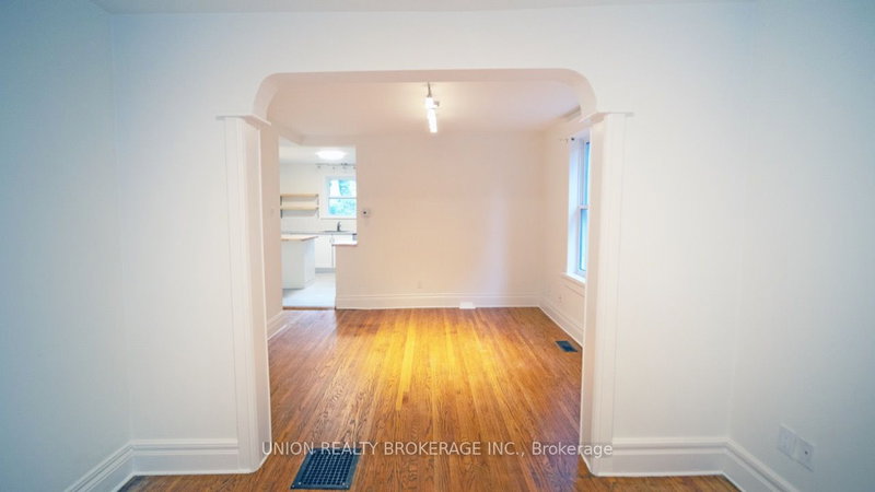 368 Main St, Toronto, M4C 4X8 | Image 3