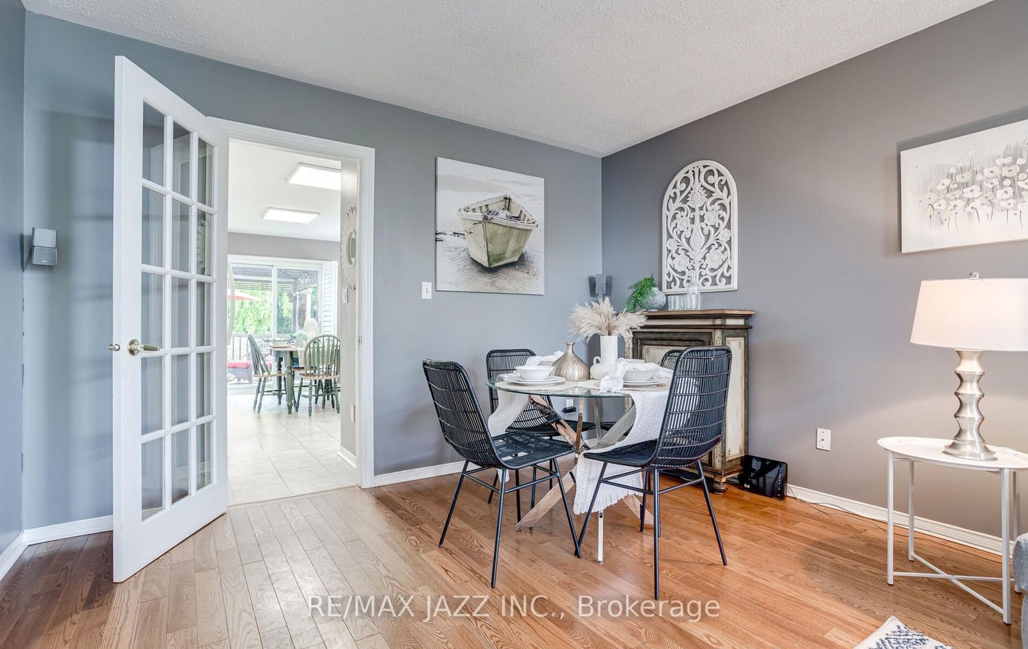 Listing Image 10
