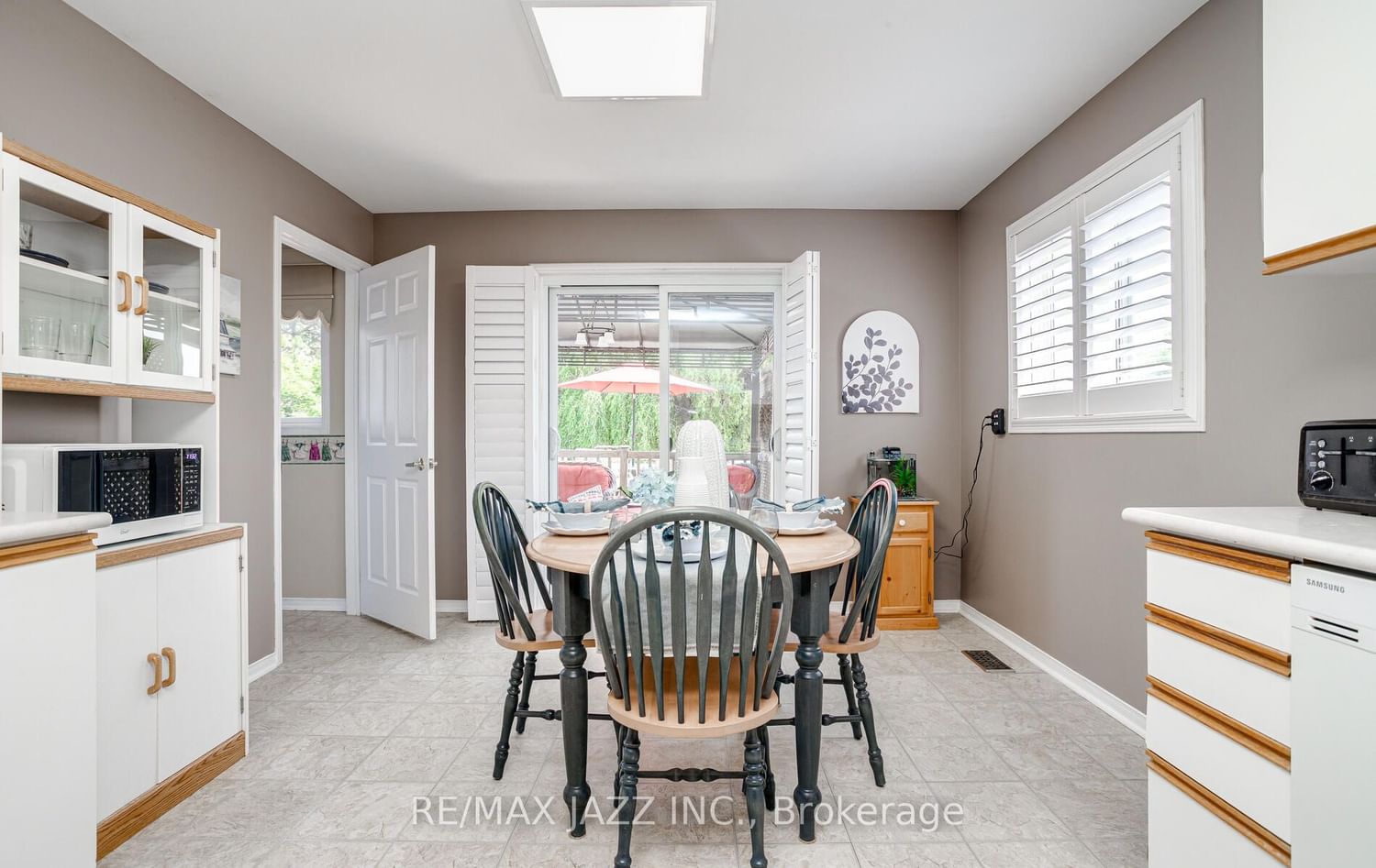 Listing Image 14