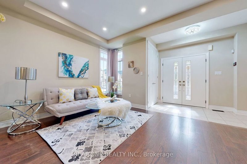 6 - 1815 Fairport Rd, Pickering, L1V 1T2 | Image 3