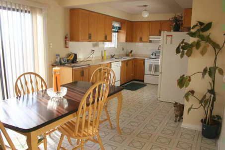 18 Winter Crt, Whitby, L1N8Y2 | Image 3