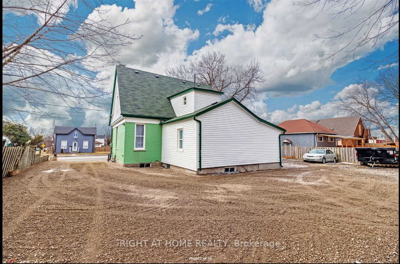 853 Simcoe St S, Oshawa, L1H 4K8 | Image 3