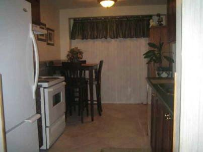 16 Fry Cres, Clarington, L1C4Y2 | Image 3