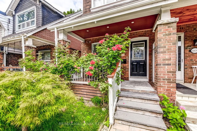 1868 Gerrard Street