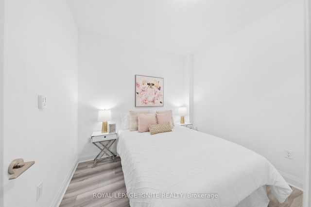 206 - 3220 Sheppard Avenue