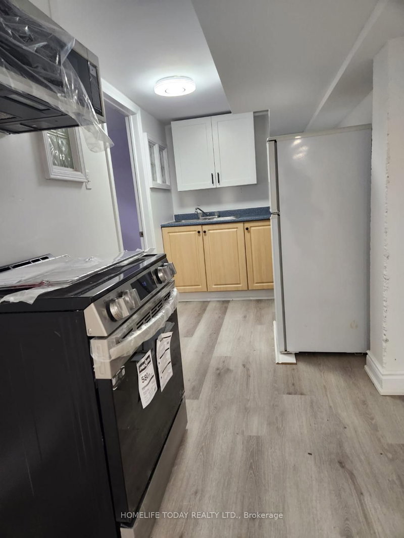 Bsmt - 96 Oakes Ave, Oshawa, L1G 6C6 | Image 3