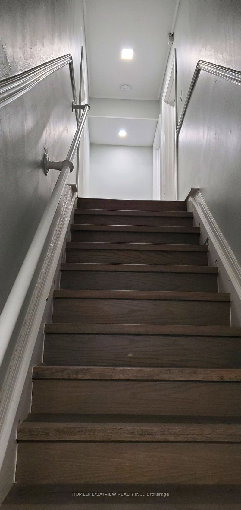 Upper - 12 Simcoe St S, Oshawa, L1H 4G1 | Image 2