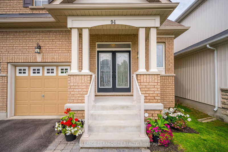 94 Thomas Woodlock St, Clarington, L1B 1G9 | Image 2