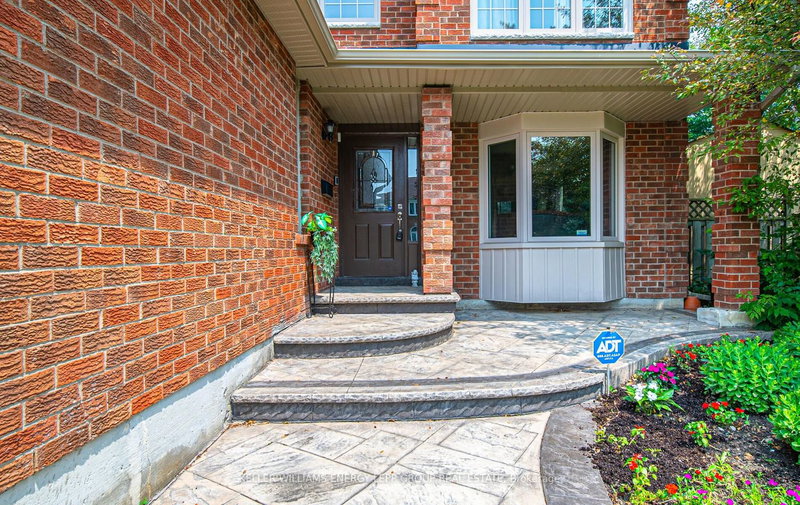 102 William Stephenson Dr, Whitby, L1N 8T1 | Image 2