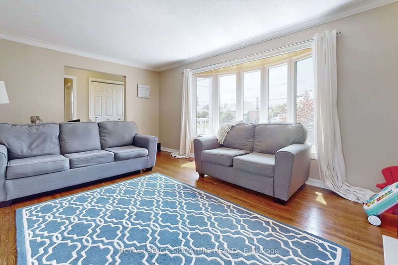 755 Somerville St, Oshawa, L1G 4J4 | Image 2