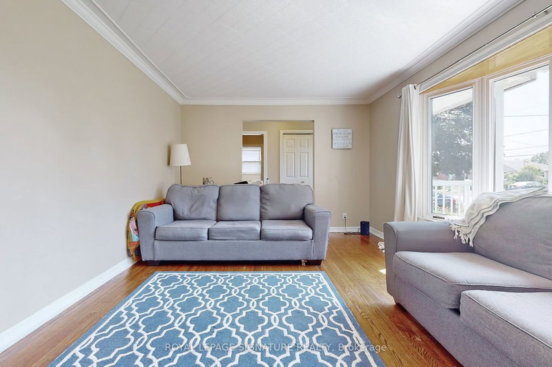 755 Somerville St, Oshawa, L1G 4J4 | Image 3