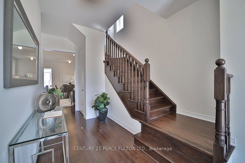 2105 Coppermine St, Oshawa, L1H 8L7 | Image 2