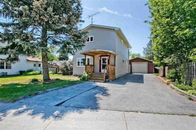 718 Simcoe Street