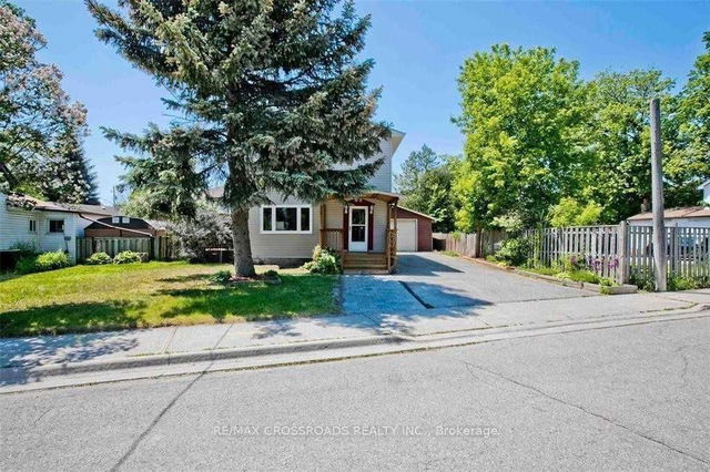 718 Simcoe Street