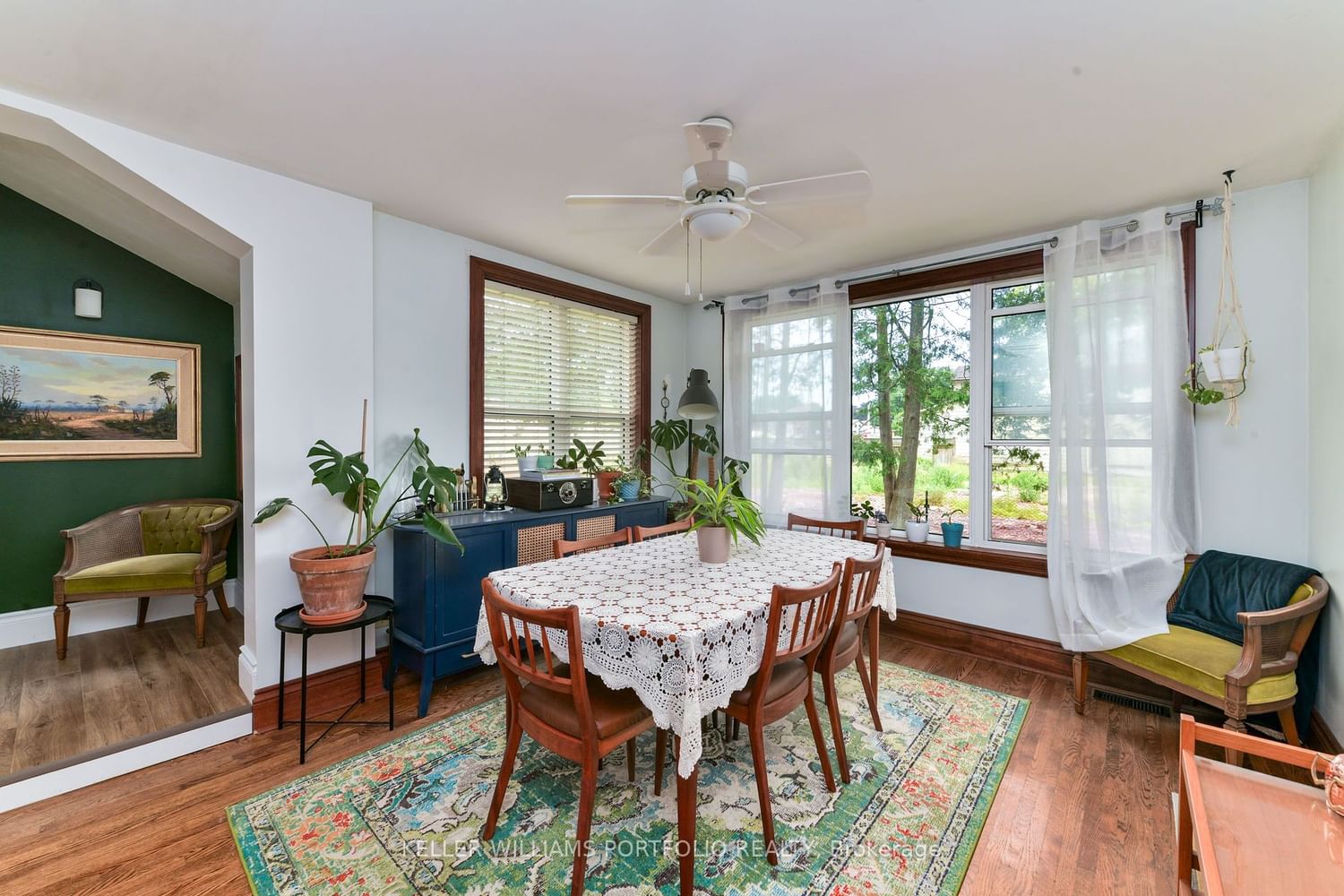 Listing Image 7