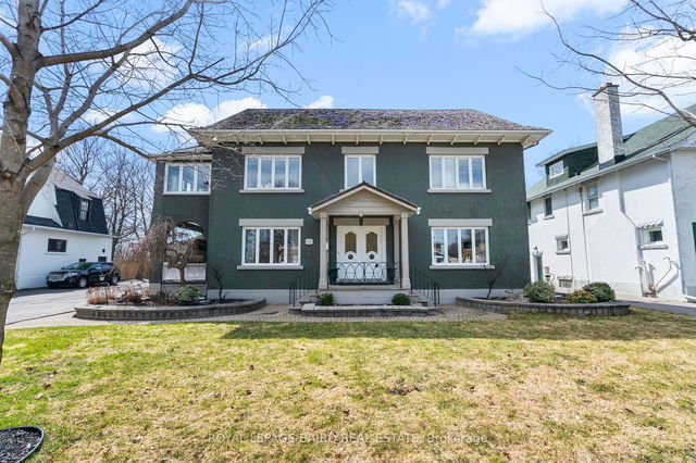 452 Simcoe Street
