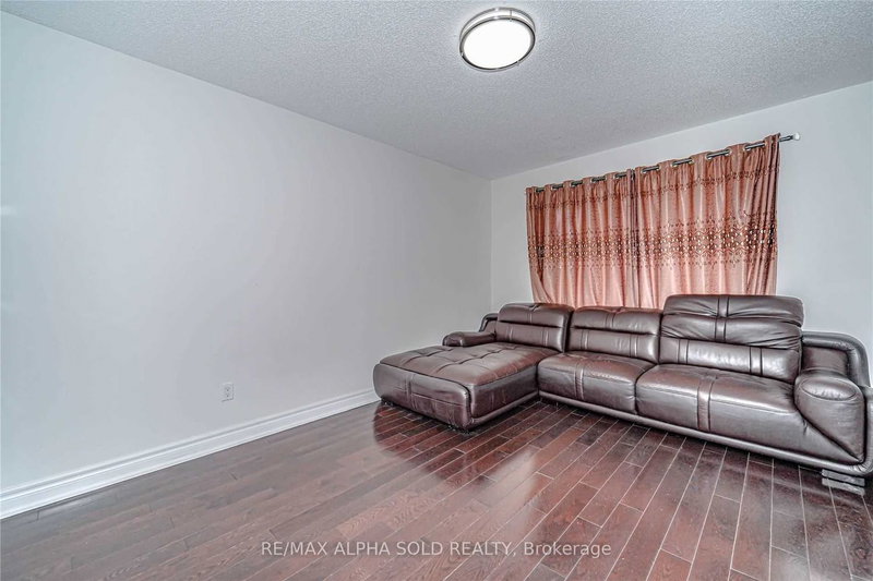 Upper - 47 Whiteleaf Cres, Toronto, M1V 3G1 | Image 3