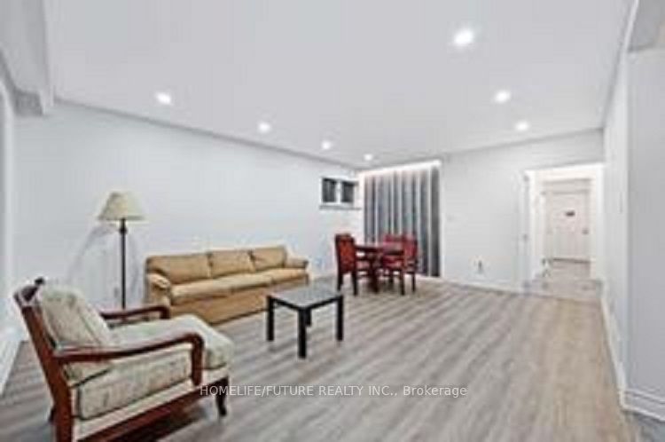 Main - 21 Aspendale Dr, Toronto, M1P 4J7 | Image 3