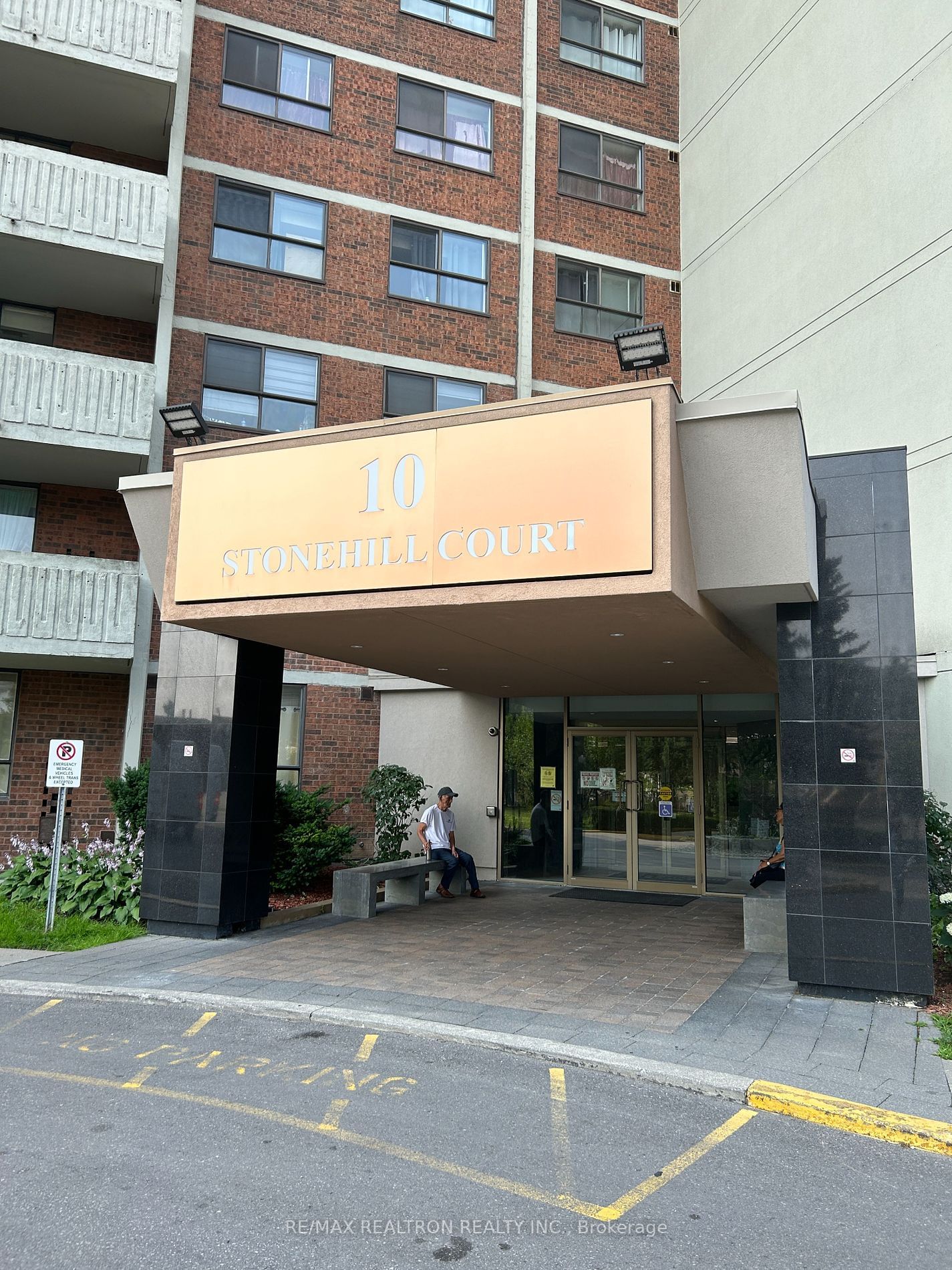 Listing photo 2