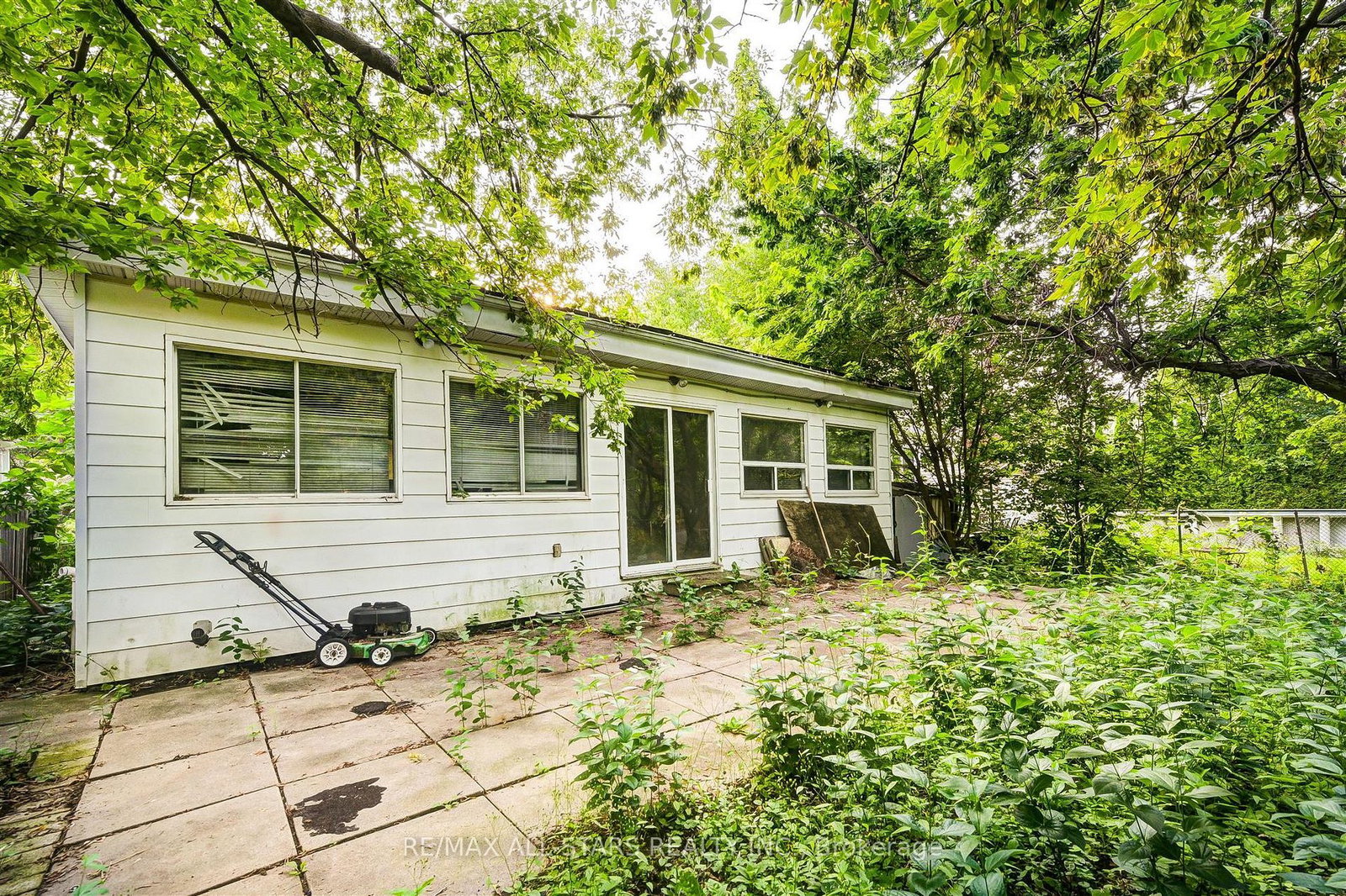 Listing Image 7