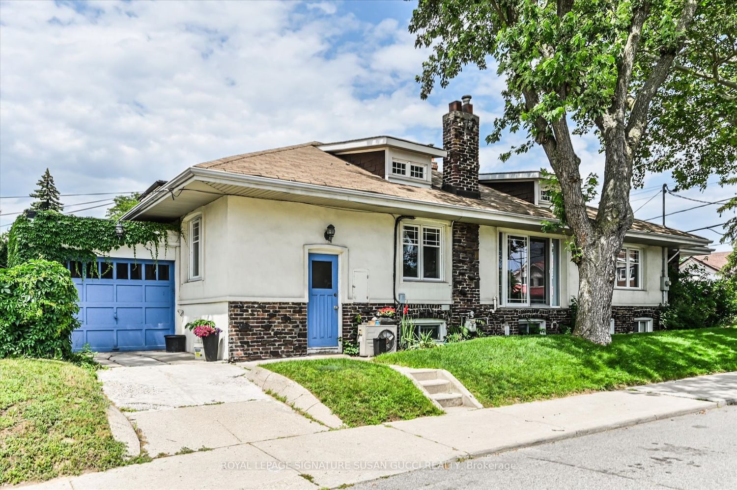 Detached House sold at 708 Coxwell Avenue, Toronto, Danforth, M4C 3C2 - MLS: E6682288