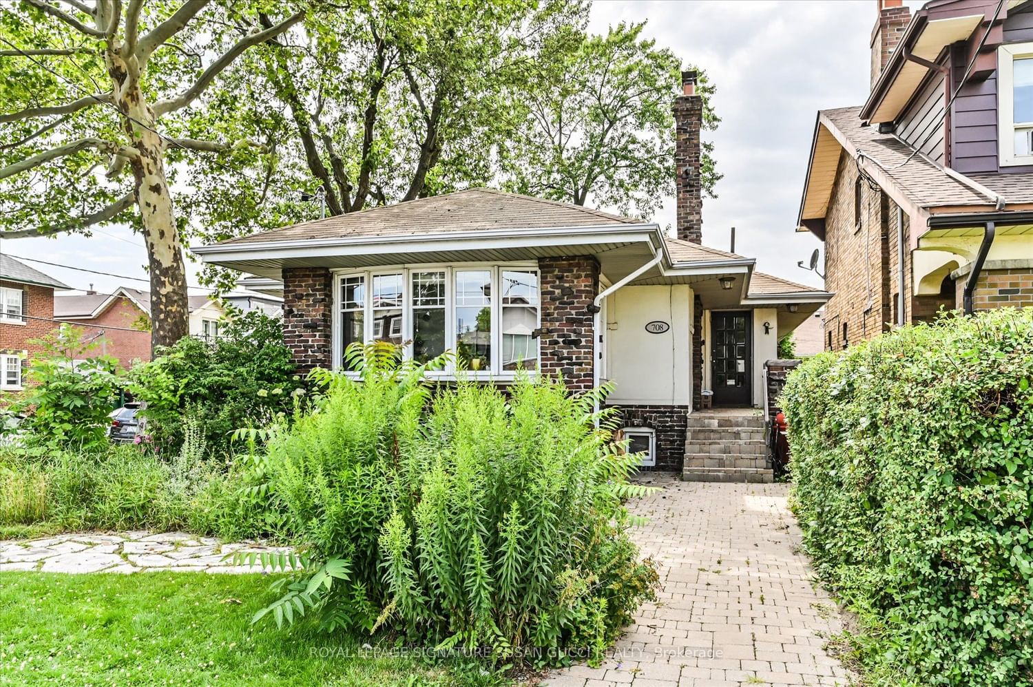 Detached House sold at 708 Coxwell Avenue, Toronto, Danforth, M4C 3C2 - MLS: E6682288