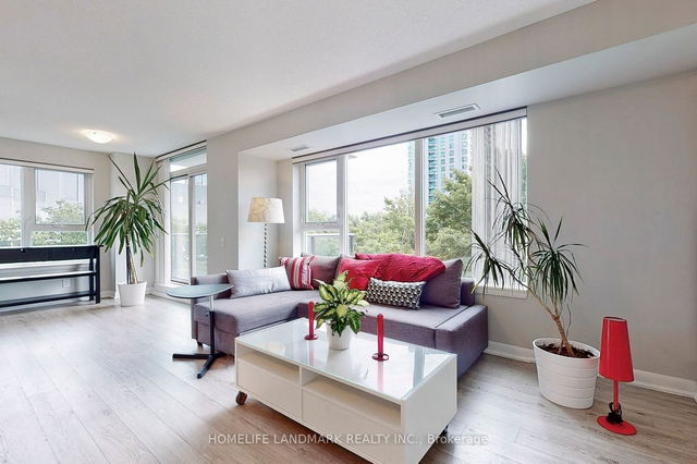 1002 - 190 Borough Drive