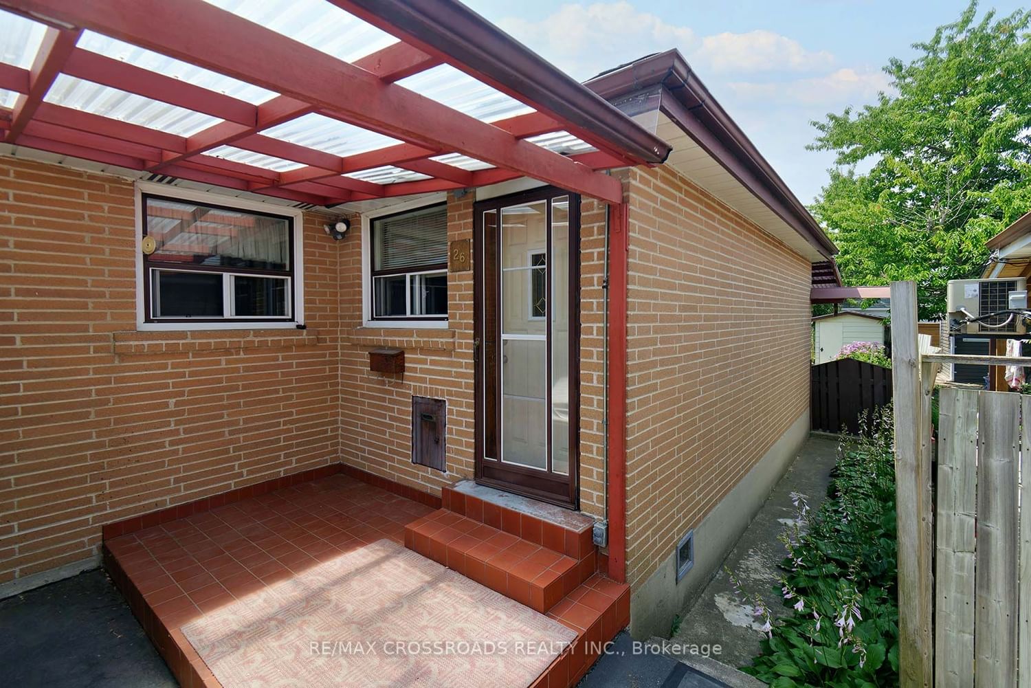 Listing Image 5