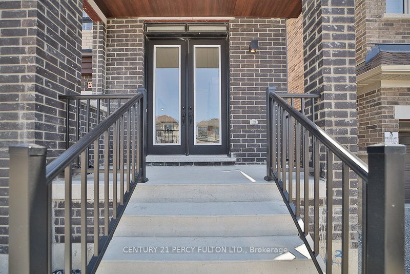 2105 Coppermine St, Oshawa, L1H 8L7 | Image 3