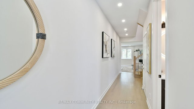 5 - 400 Finch Avenue E