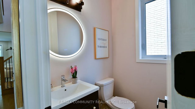 5 - 400 Finch Avenue E