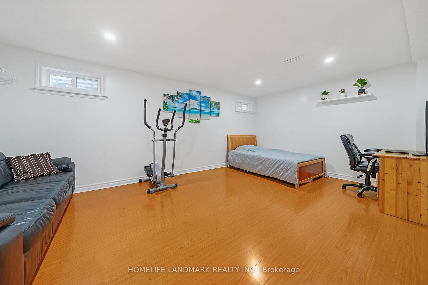 Listing Image 6