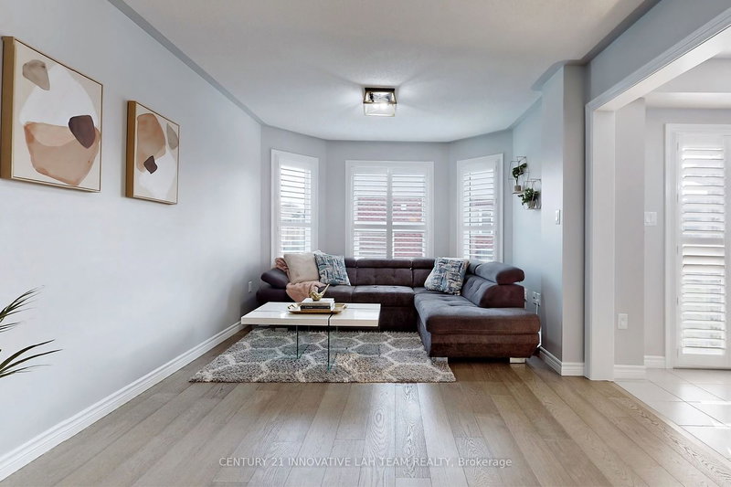 1502 Dunedin Cres, Oshawa, L1K 0T9 | Image 2