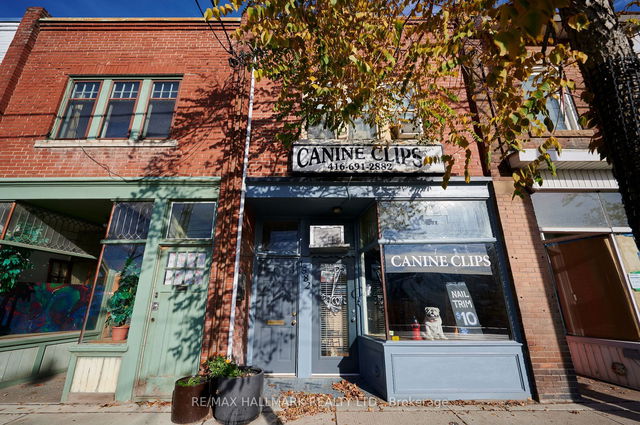 1582 Queen Street